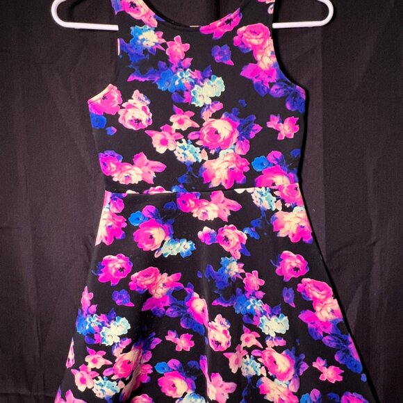 Total Girl Sz M (10/12) Black Fit Flare Multi Color Floral Knee Length Dress (D) - Picture 1 of 8